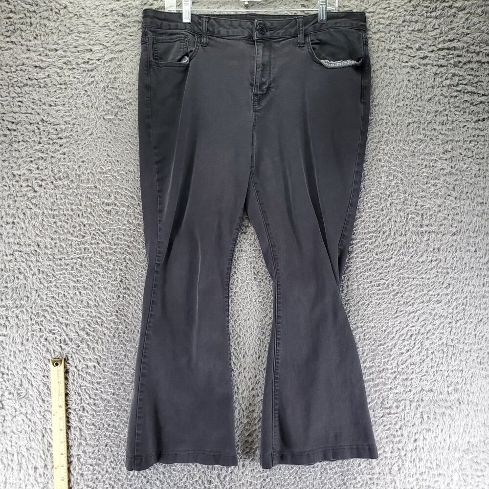Rampage Jeans Womens Size 16 Black Flare Stretch Denim Cropped
